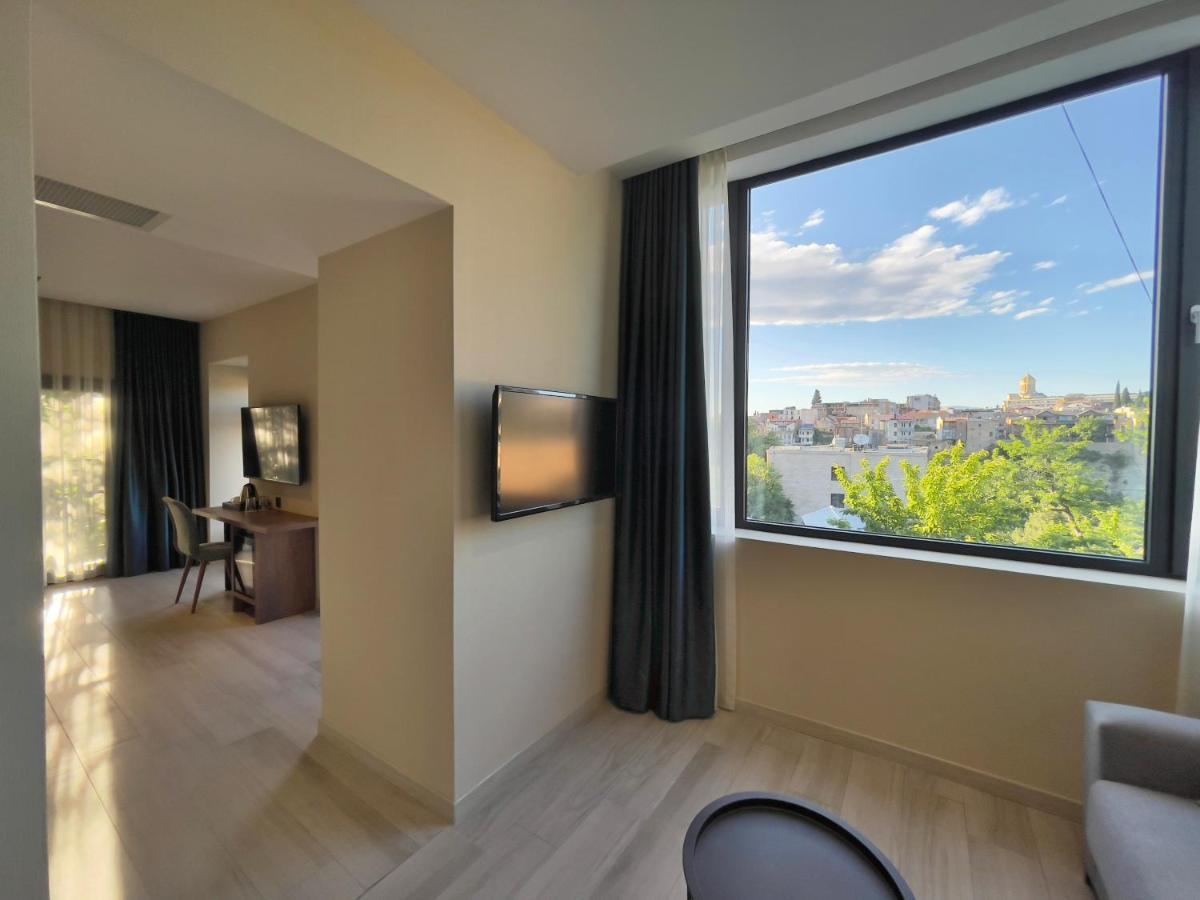 Eleven Inn Tbilisi Ngoại thất bức ảnh