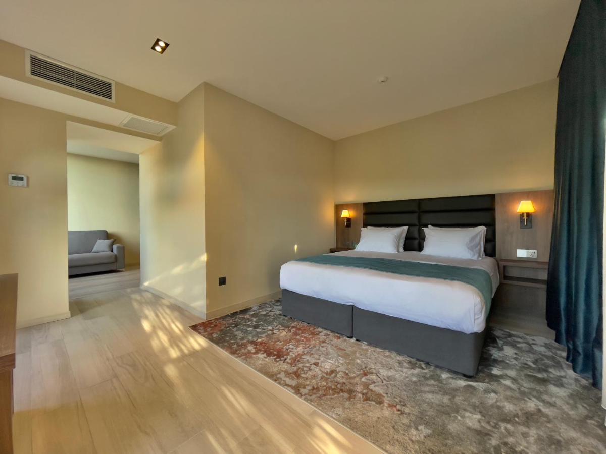 Eleven Inn Tbilisi Ngoại thất bức ảnh