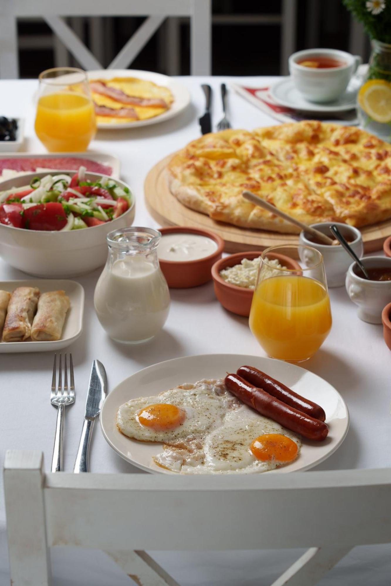 Eleven Inn Tbilisi Ngoại thất bức ảnh