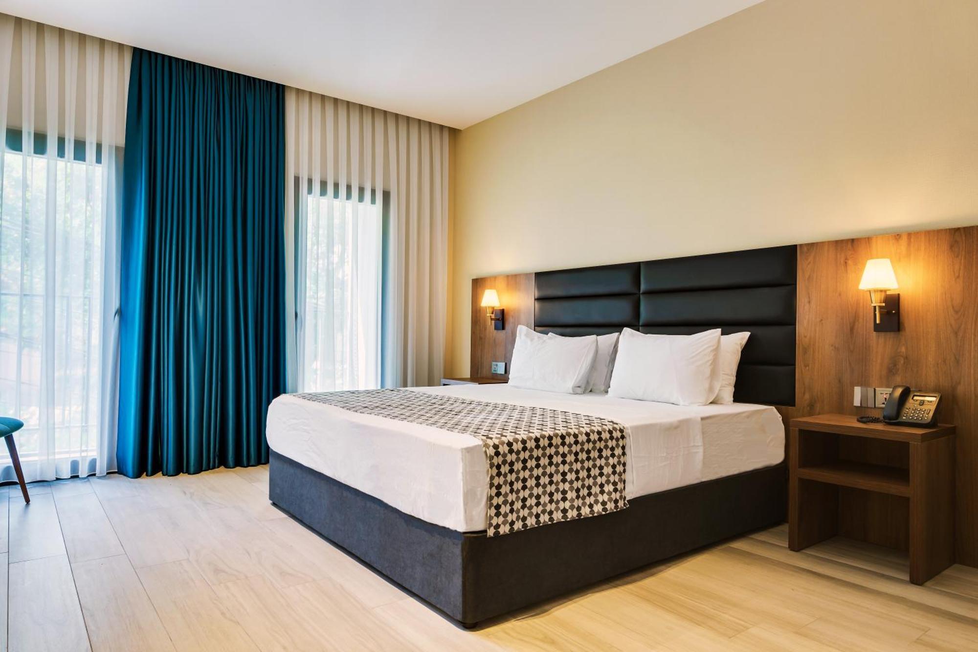 Eleven Inn Tbilisi Ngoại thất bức ảnh